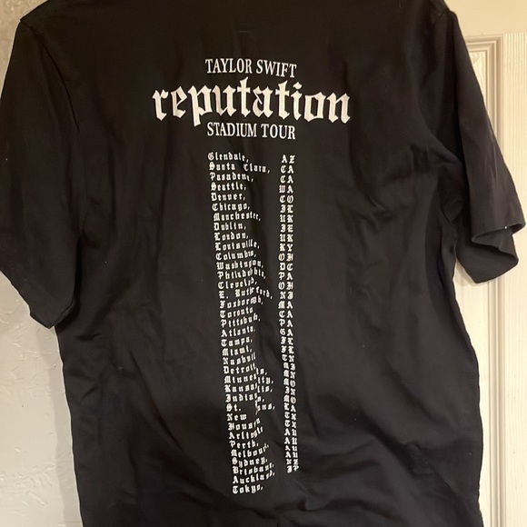 taylor swift reputation tour shirt - Picture 2 of 2